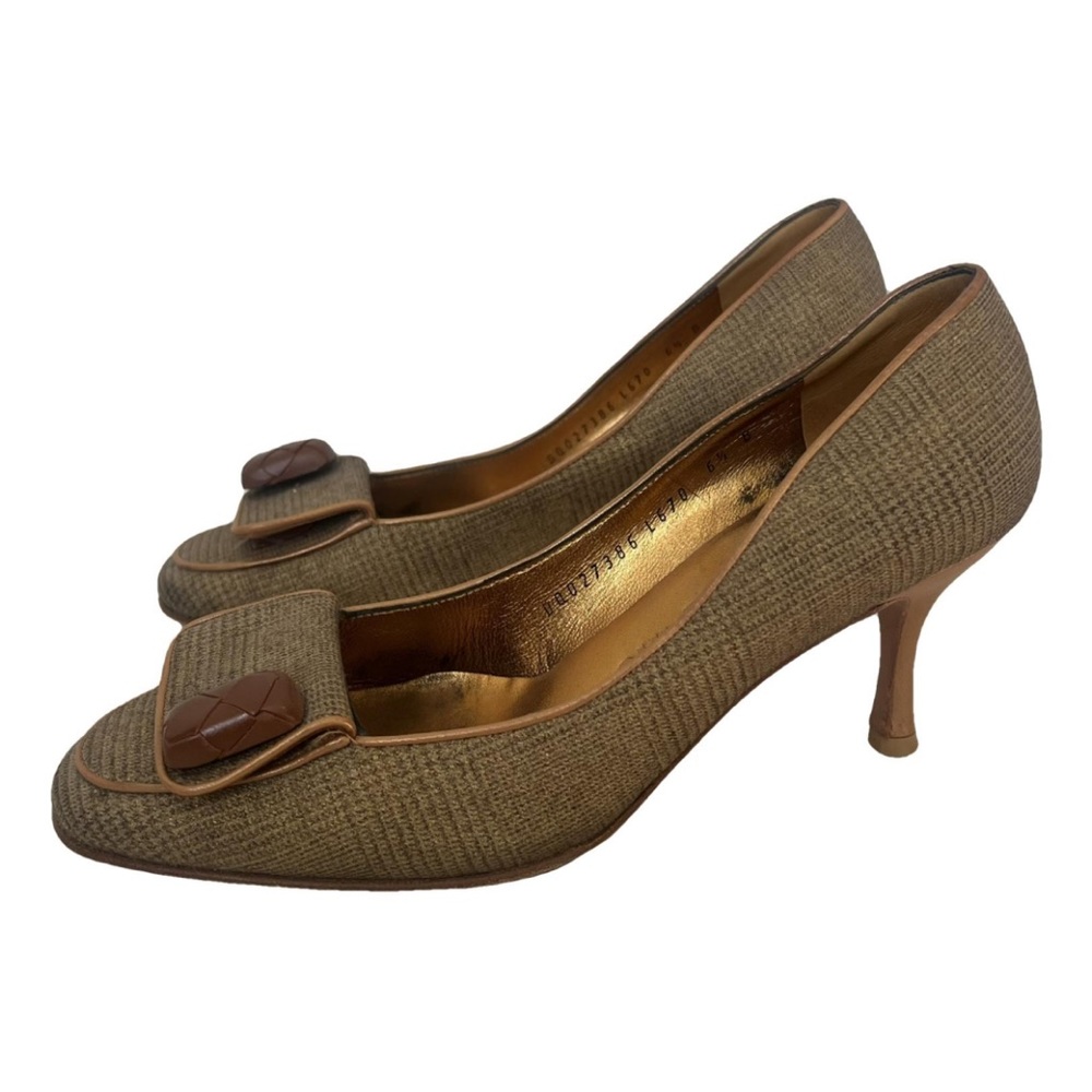 Vintage Salvatore Ferragamo tweed pumps heels - sz 6.5 - brown